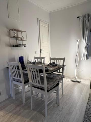 Апартаменты Fresh And Cozy Little House 45Km In Taby Стокгольм Экстерьер фото