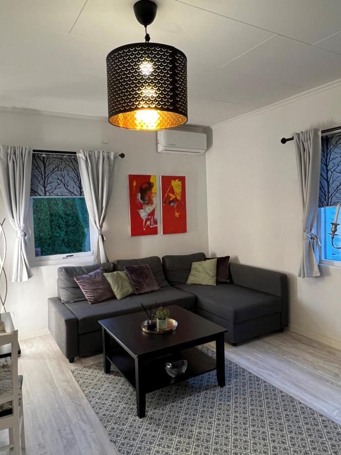 Апартаменты Fresh And Cozy Little House 45Km In Taby Стокгольм Экстерьер фото