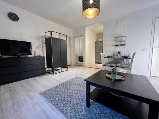Апартаменты Fresh And Cozy Little House 45Km In Taby Стокгольм Экстерьер фото